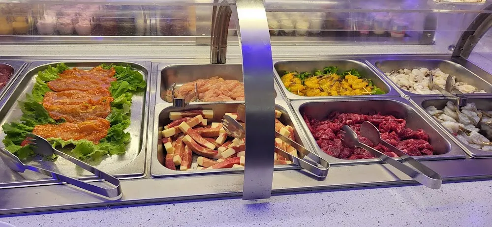 Viande Et Poisson Crû À Faire Cuire Au Wok Ou Plancha